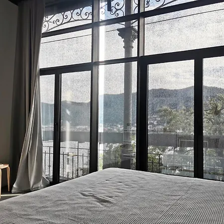 Veranda View Como