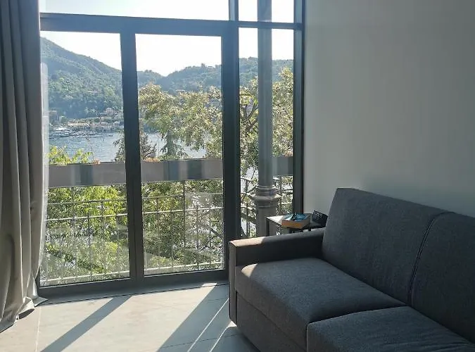Veranda View Como